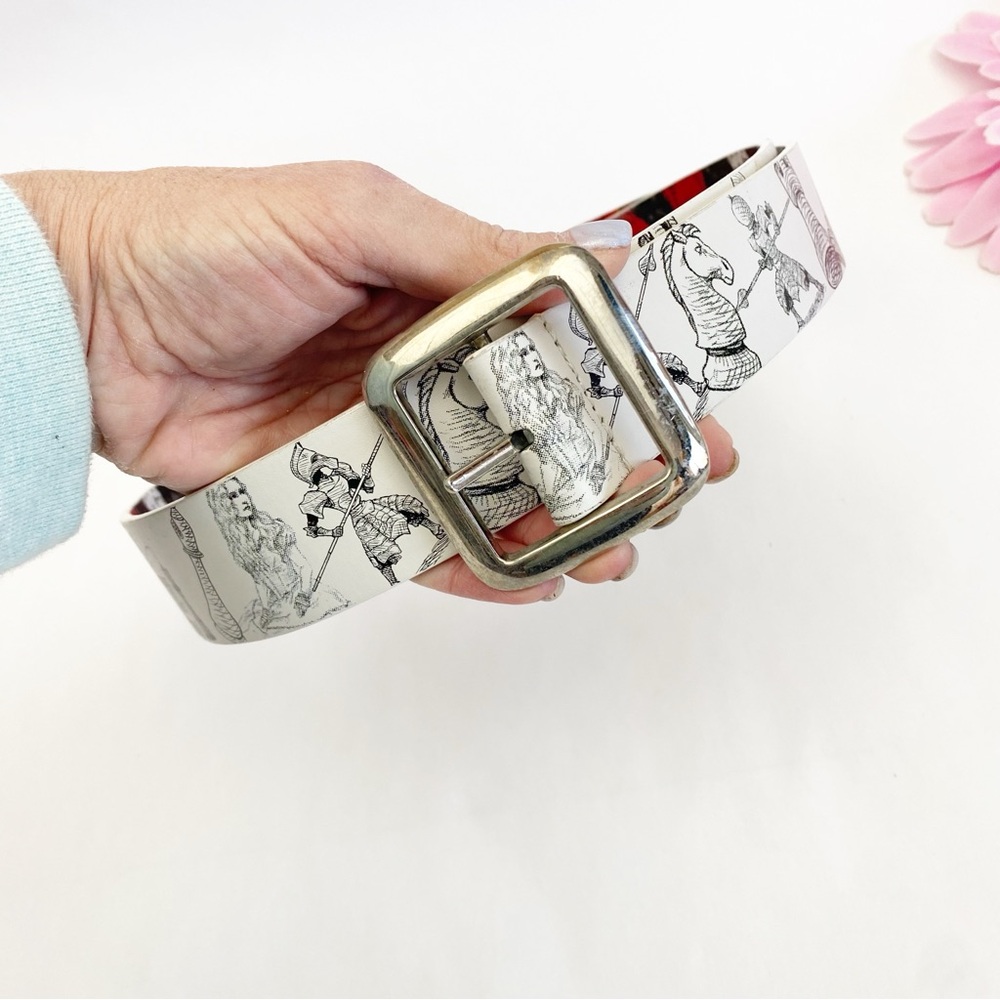 Disney White Queen Alice In Wonderland Reversible Leather Belt - Picture 2 of 13